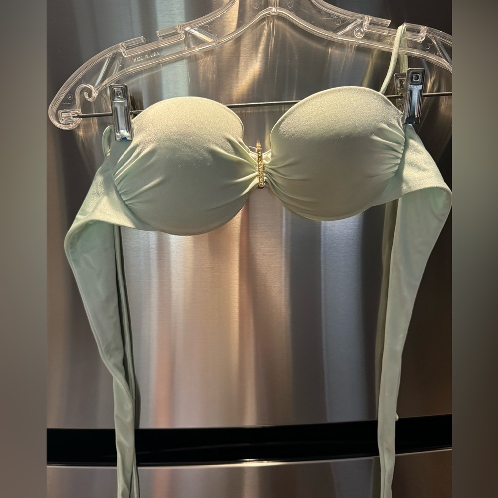 Victoria Secret. Bikini Top. 34B